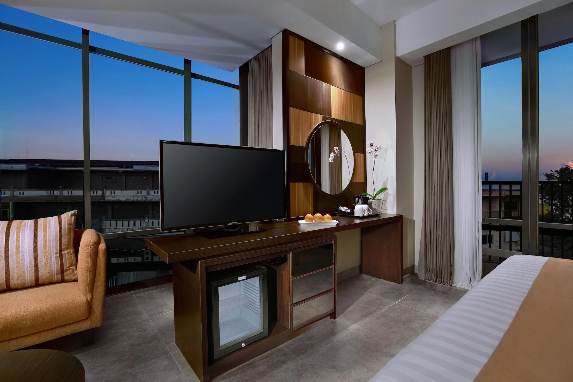 Aston Inn Матарам Экстерьер фото